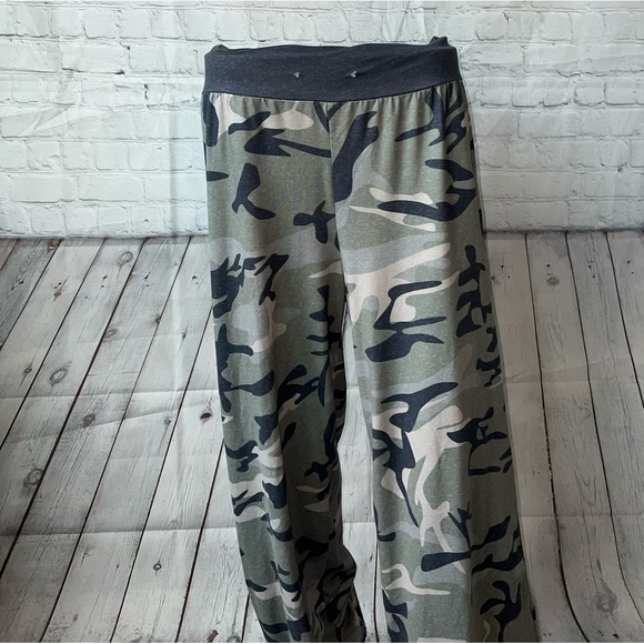 Pants - Camouflage Dark green & black pants size L